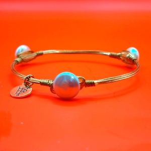 Bourbon and Bowties Bracelet Large Size Flat Pearls Wire Wrapped Gold Tone